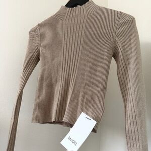 NWT🔖SNIDEL Knit Top Crop Sweater Gold Shimmering Cream Fitted